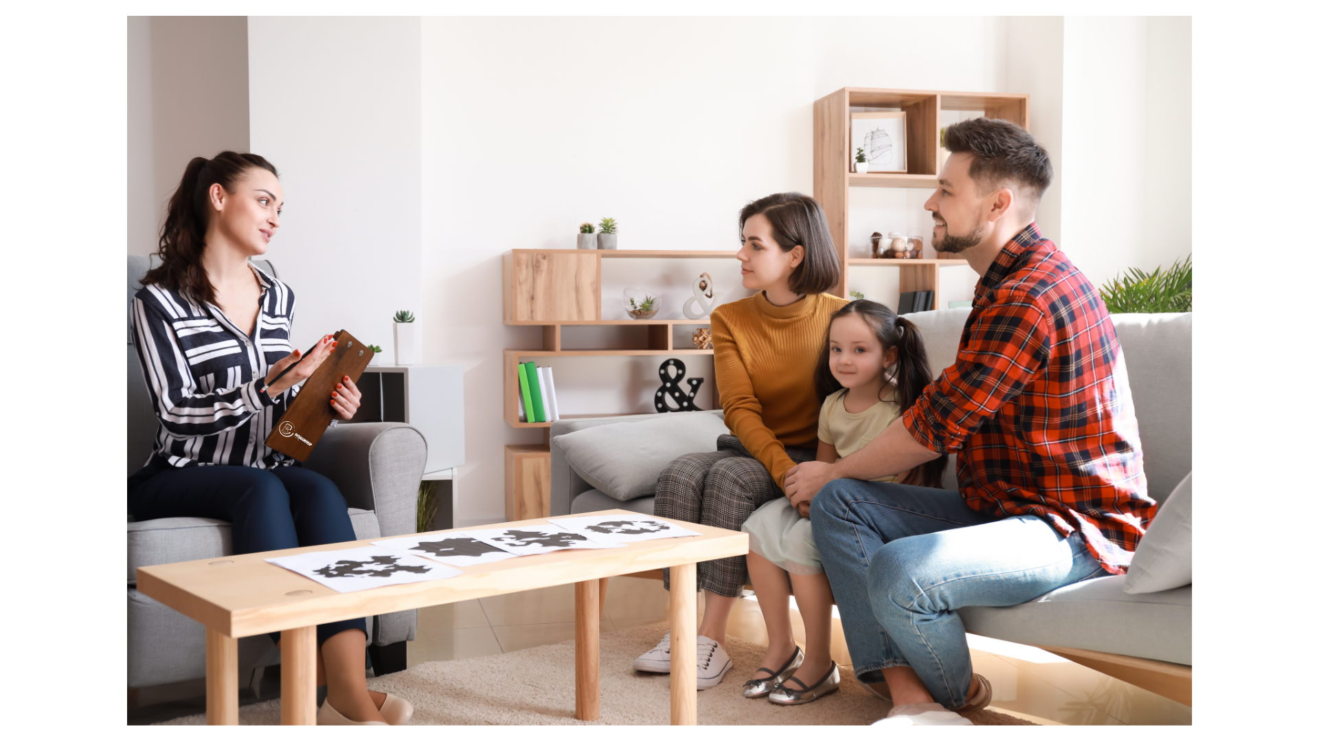 Entrevista profesional en el entorno domiciliario de una familia